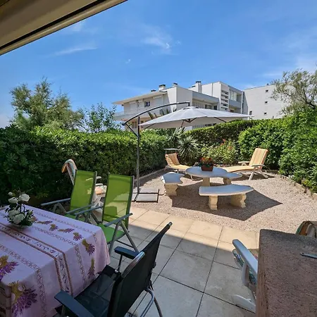 Lägenhet En Rez De Jardin, 2 Chambres, Plage Et Commerces A 5 Minutes A Pied