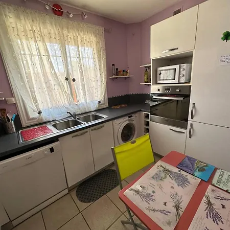 Lägenhet En Rez De Jardin, 2 Chambres, Plage Et Commerces A 5 Minutes A Pied Six-Fours-les-Plages