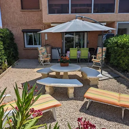 En Rez De Jardin, 2 Chambres, Plage Et Commerces A 5 Minutes A Pied Six-Fours-les-Plages